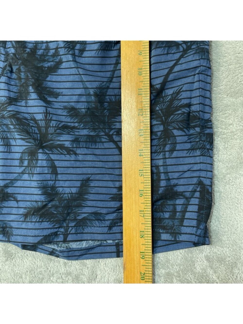 NWT Kirkland Signature Men's M Blue Swim Shorts Palm Print - Picture 8 of 12